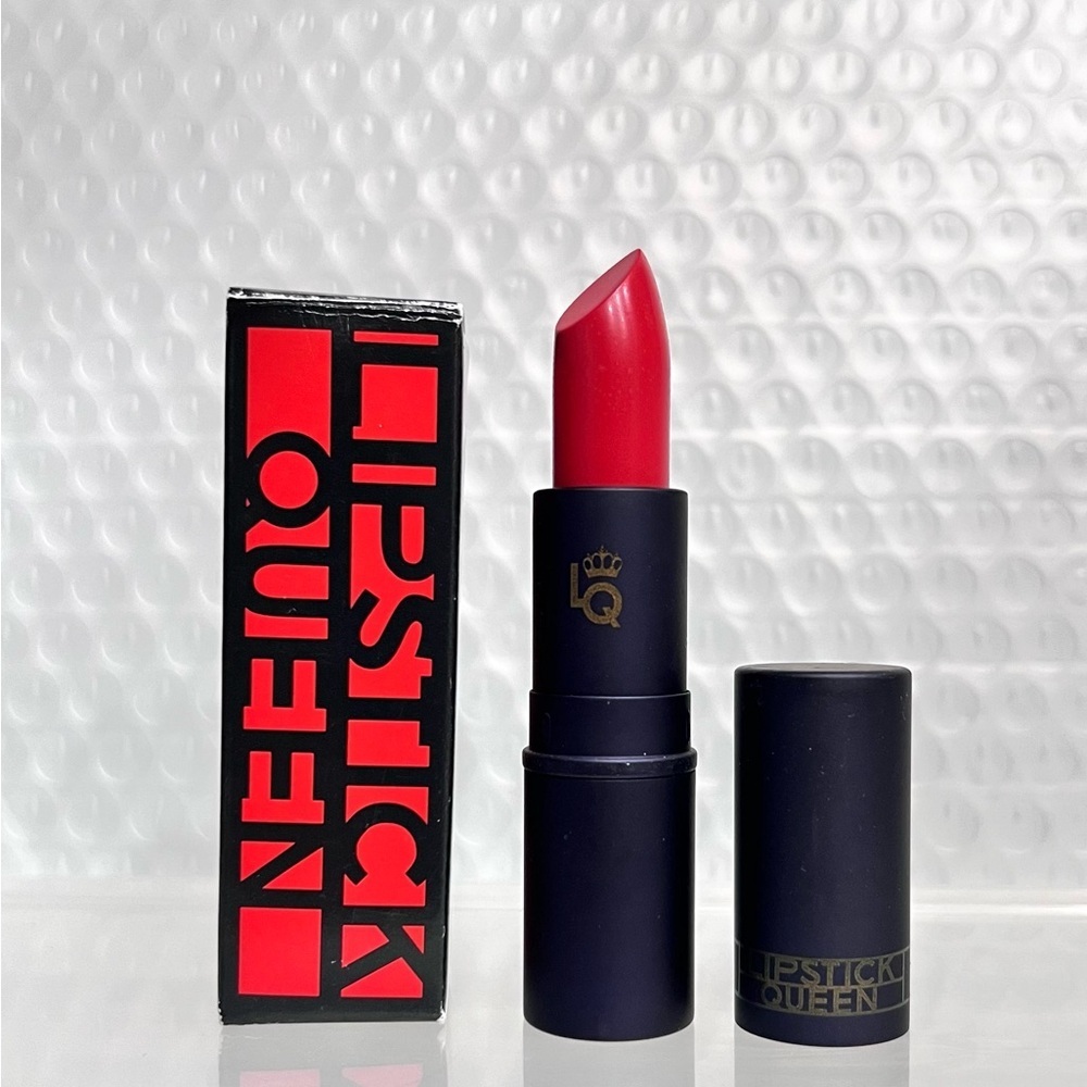 Lipstick‎ Queen Sinner Sunny Rouge (Red) NIB